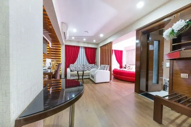 Suite,Sokak Manzaralı,Jakuzili