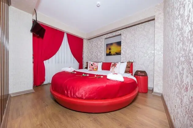 Suite,Sokak Manzaralı,Jakuzili