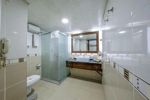 Suite,Sokak Manzaralı,Jakuzili