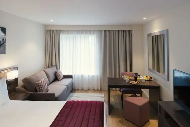 Deluxe Studio