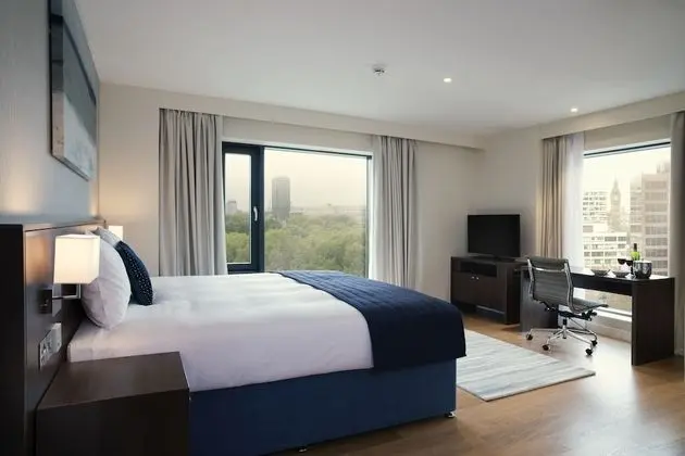 Premium Room, 1 King Bed, City View