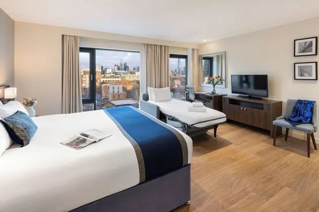 Premium Studio, 1 King Bed, City View