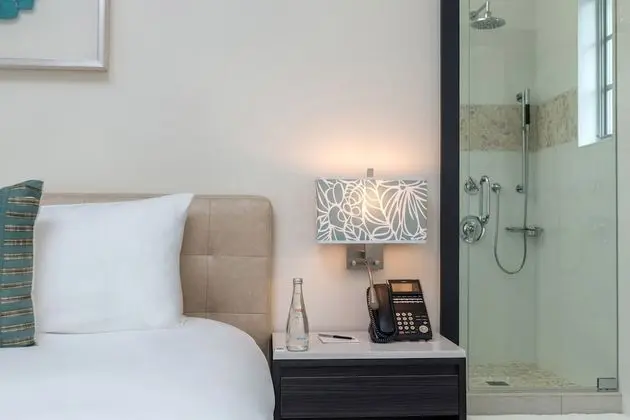 Premier Corner Suite