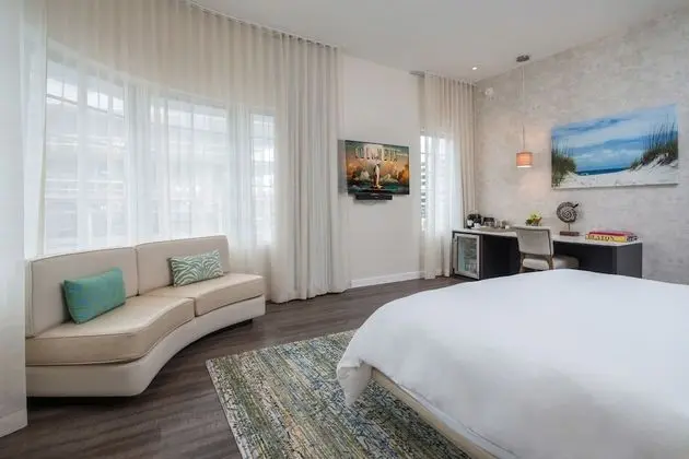 Premier Corner Suite