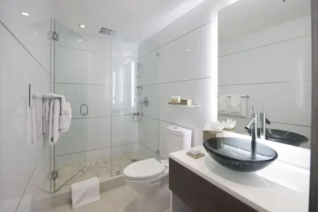 Premier Corner Suite