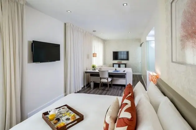 Superior Deluxe Suite