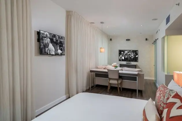 Superior Deluxe Suite