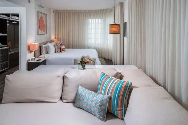 Superior Deluxe Suite