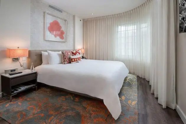 Superior Deluxe Suite
