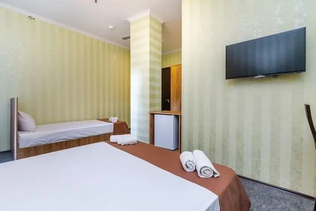 Standard Üç Kişilik Oda, Balkon, Avlu Manzaralı