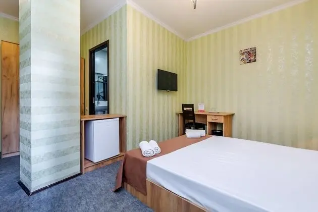 Standard Üç Kişilik Oda, Balkon, Avlu Manzaralı