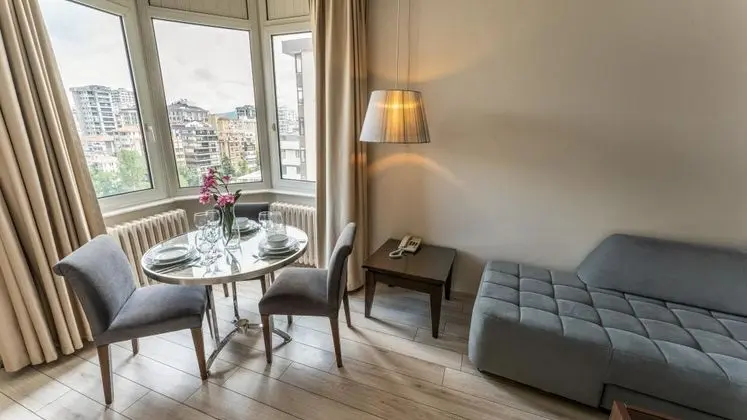Suite, Bahçe Manzaralı