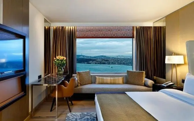Deluxe Boğaz Manzaralı Oda