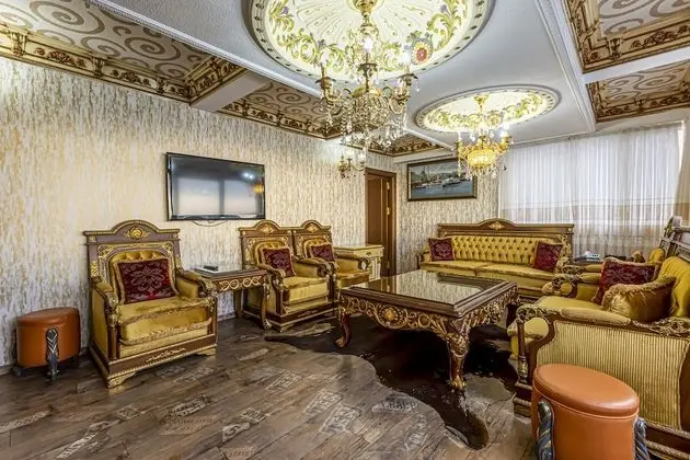 Deluxe Family Suite with Sea View