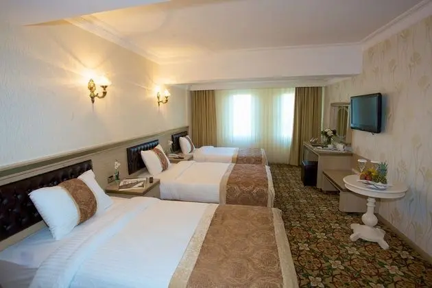 Triple, Şehir Manzaralı