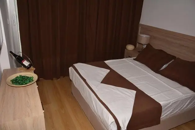 Tek Kişilik, Şehir Manzaralı