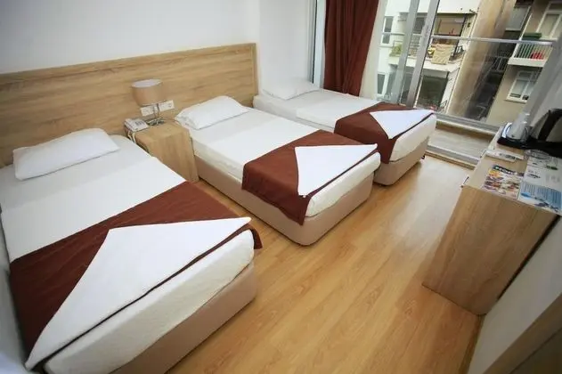 Triple, Şehir Manzaralı