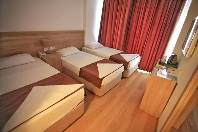Triple, Şehir Manzaralı