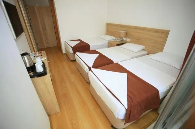Triple, Şehir Manzaralı