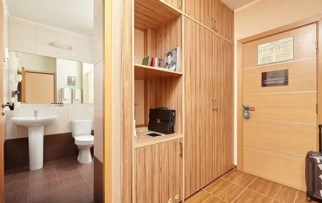Comfort Tek Büyük Yataklı Oda