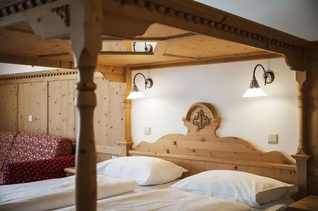 Megalodon- Traditional deluxe