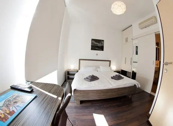 Standard Tek Büyük Yataklı Oda