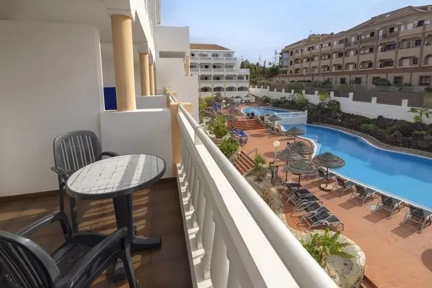 Stüdyo, Havuz Manzaralı