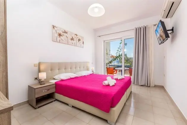 APARTMENT, 2 BEDROOMS, BALCONY, VILLAGE-MOUNTAIN VIEW