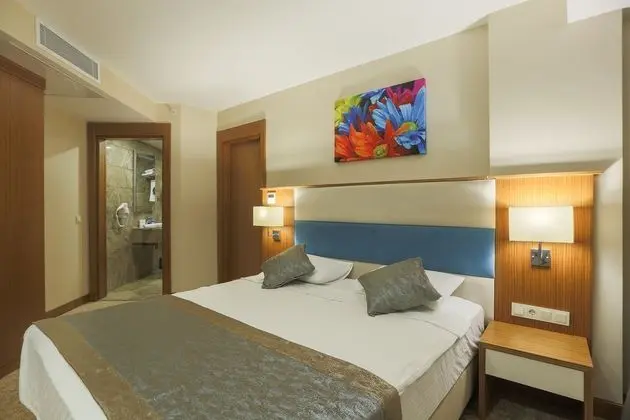 https://imagessl.etstur.com/files/images/hotelImages/TR/92073/l/Marpessa-Blue-Beach-Oda-107805.jpg
