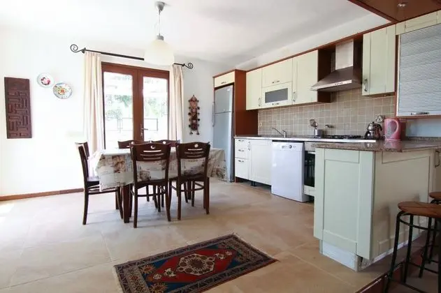 Villa 2+1 Oda, Bahçe Manzaralı