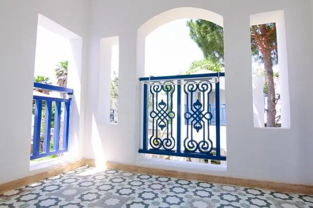 Aile Suiti, Kara ve Havuz Manzaralı