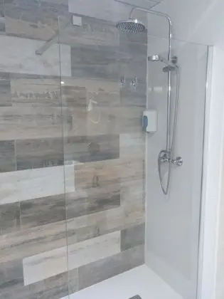 Standard Büyük Yataklı Tek Kişilik Oda