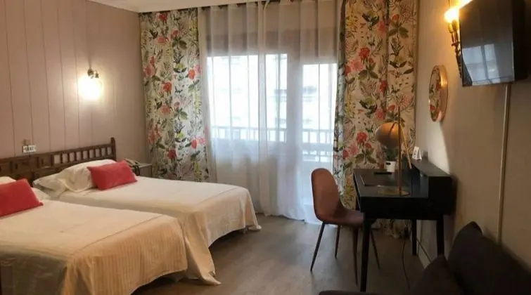 Standard Üç Kişilik Oda, 3 Tek Kişilik Yatak