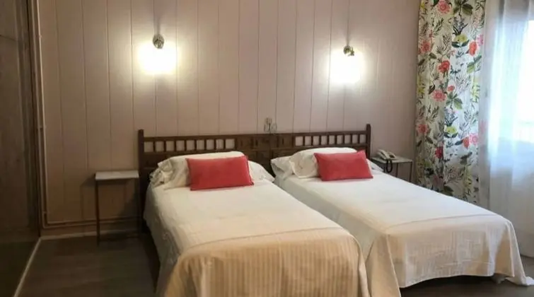 Standard Üç Kişilik Oda, 3 Tek Kişilik Yatak