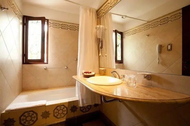 Deluxe Üç Kişilik Oda