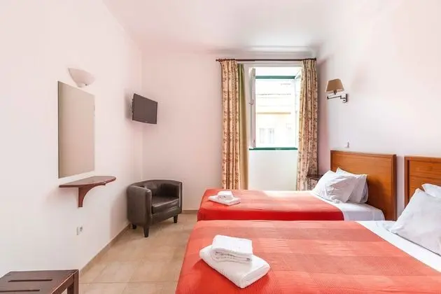 Tek Büyük veya İki Ayrı Yataklı Oda