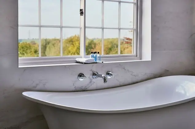 Süit, Küvet, Bahçe Manzaralı