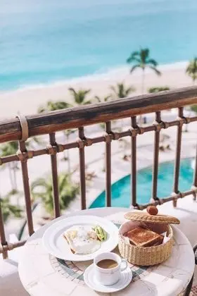 Junior Suite Oceanfront King