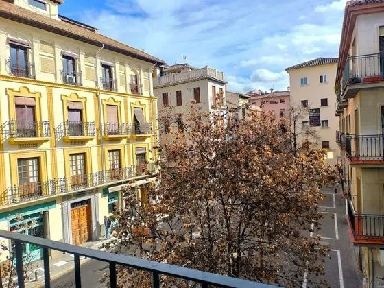 Tek Büyük Yataklı Oda, Balkon