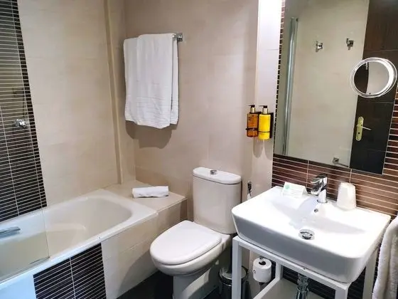 Tek Büyük Yataklı Oda, Balkon