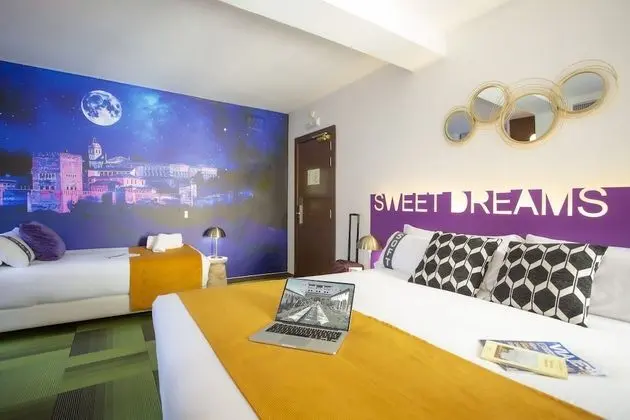 Üç Kişilik Oda, Balkon