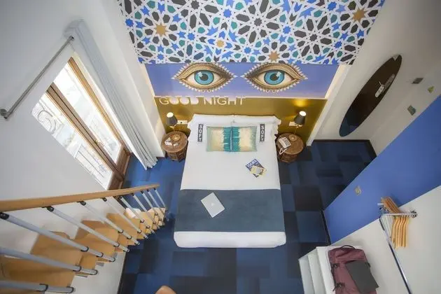 Üç Kişilik Oda, Balkon