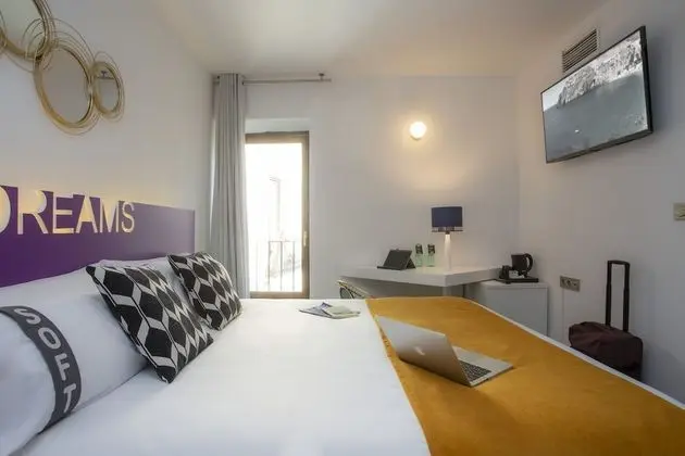 Üç Kişilik Oda, Balkon