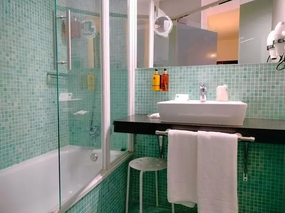 Üç Kişilik Oda, Balkon