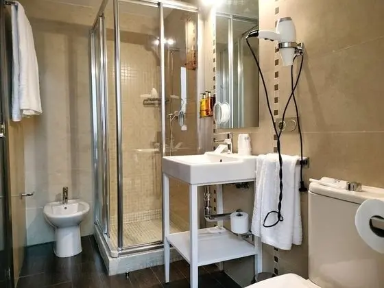 Üç Kişilik Oda, Balkon