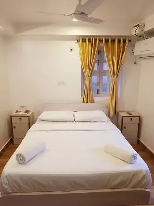 Tek Büyük veya İki Ayrı Yataklı Oda, 1 Çift Kişilik veya 2 Tek Kişilik Yatak, Balkon