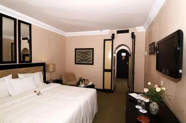 Üç Kişilik Oda, Bahçe Manzaralı