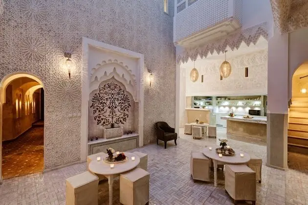 Junior Süit (Riad Star)