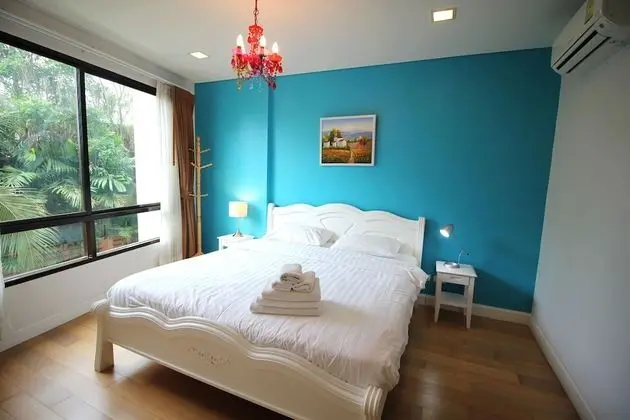 1 Bedroom with garden view