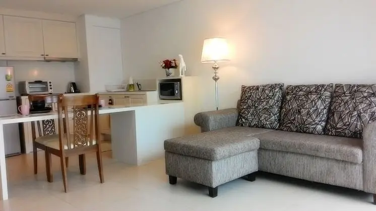 1 Bedroom with garden view